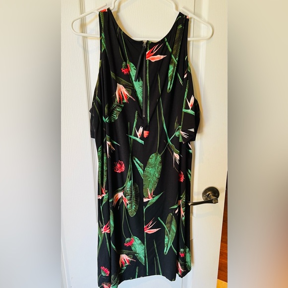 Summer dress - Picture 2 of 4